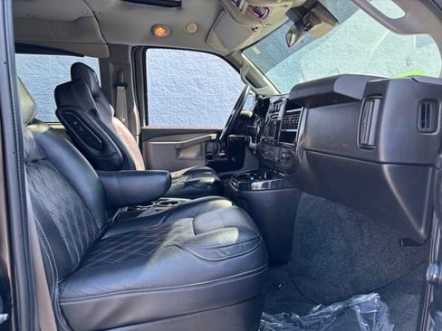 Used 2021 GMC Savana 2500 w/ Enhanced Convenience Package RWD image 22