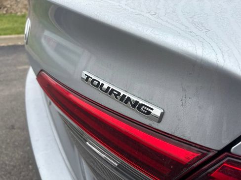 Used 2022 Honda Civic Touring image 4