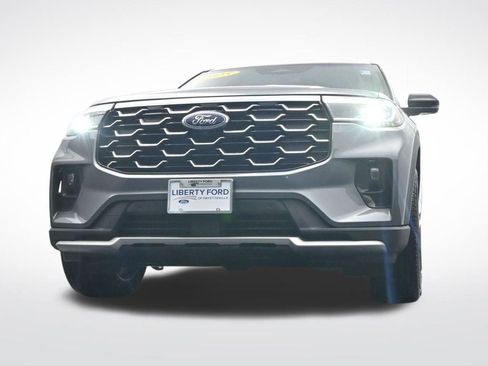 Used 2025 Ford Explorer Platinum w/ Ultimate Package image 33