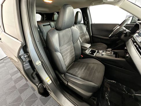 Used 2023 Mitsubishi Outlander SE AWD/4WD image 28