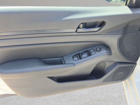 Certified 2025 Nissan Altima 2.5 S FWD image 32