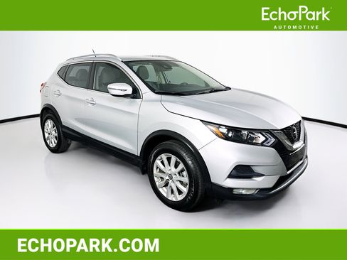 Used 2022 Nissan Rogue Sport SV image 1