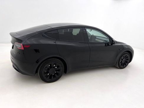 Used 2021 Tesla Model Y Long Range image 6