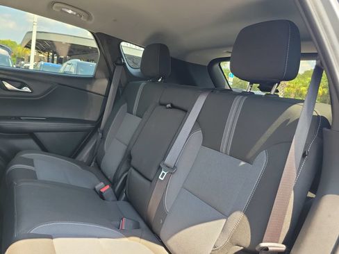 Used 2025 Chevrolet Blazer LT FWD image 18