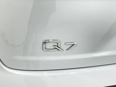 Used 2018 Audi Q7 3.0T Prestige w/ Prestige Package image 42