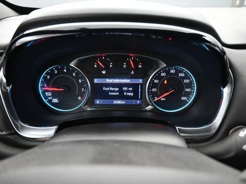 Used 2023 Chevrolet Traverse LT FWD image 13
