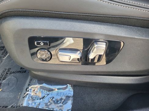 New 2026 BMW X6 xDrive40i w/ Climate Comfort Package image 18