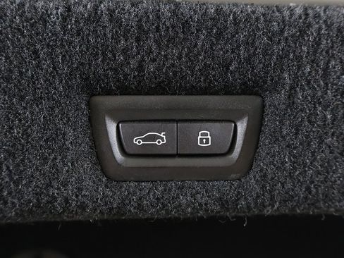 Used 2023 BMW 760i xDrive w/ Parking Assistance Package image 60