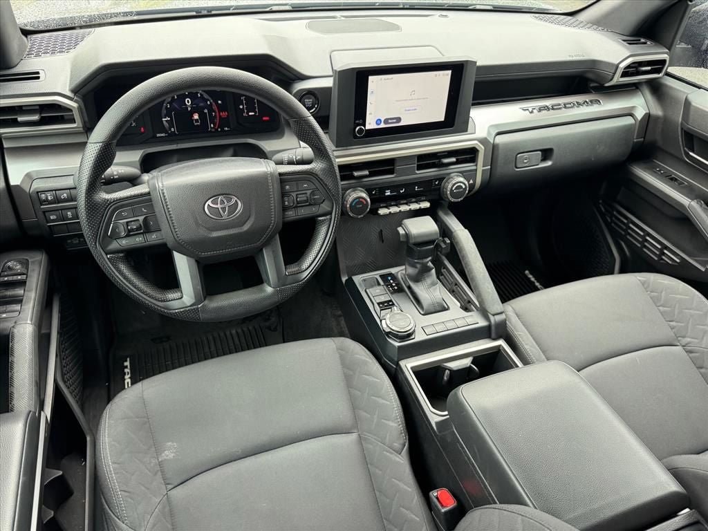 Used 2025 Toyota Tacoma SR5 AWD/4WD image 15