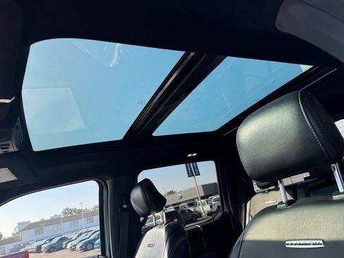 Used 2017 Ford F250 Platinum w/ Platinum Ultimate Package image 25