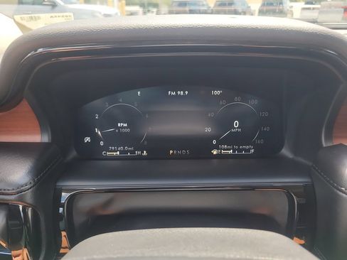 Used 2021 Lincoln Nautilus Reserve FWD image 30