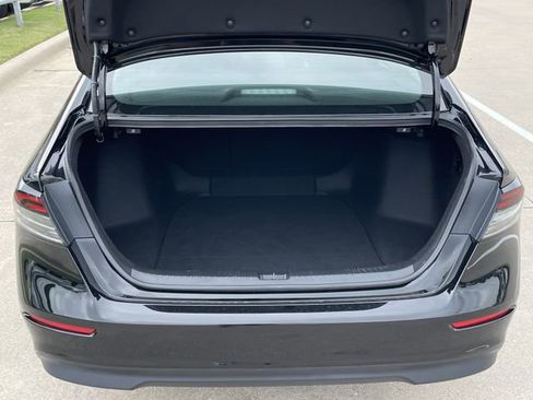 Used 2025 Honda Accord SE image 28