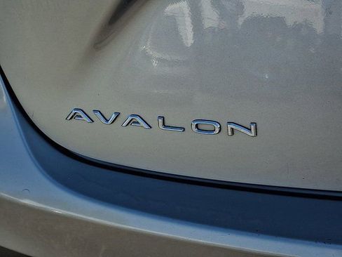 Used 2015 Toyota Avalon XLE Premium FWD image 36