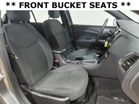 Used 2011 Chrysler 200 Touring image 5