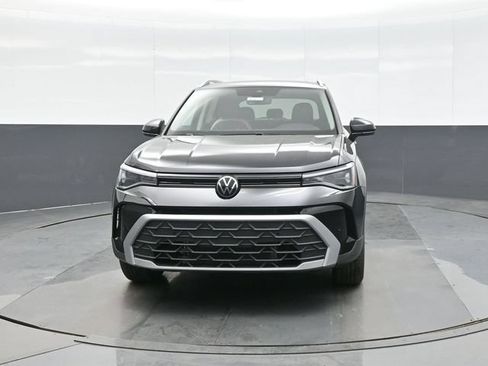 New 2026 Volkswagen Taos SE AWD/4WD image 2