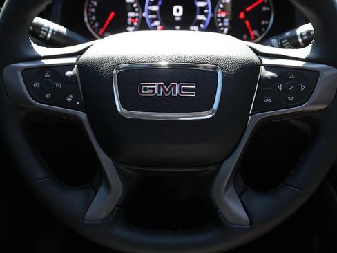 Used 2023 GMC Acadia AT4 w/ Technology Package image 19