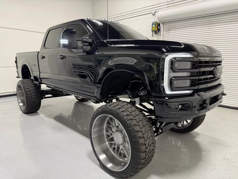 Used 2024 Ford F350 Platinum image 31