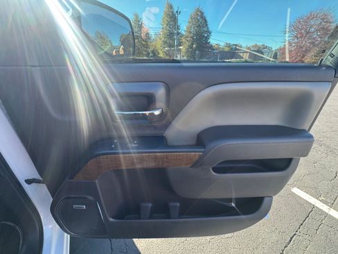 Used 2017 GMC Sierra 1500 SLT w/ SLT Premium Package image 23