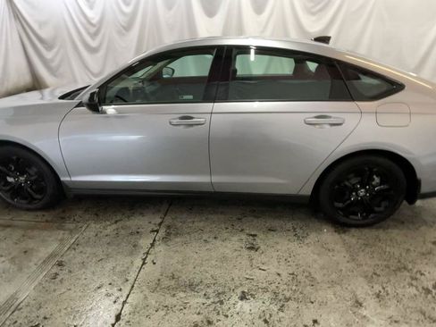 Used 2025 Honda Accord SE image 11
