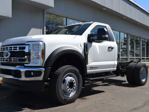 Used 2025 Ford F600 2WD Regular Cab Super Duty w/ XL Chrome Package image 1