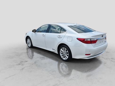 Used 2013 Lexus ES 300h w/ Premium Pkg FWD image 6