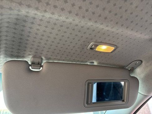 Used 2015 Hyundai Veloster Turbo image 36