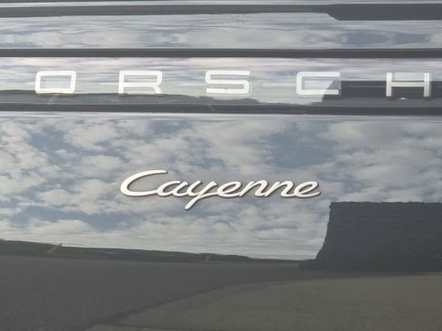 Certified 2023 Porsche Cayenne Platinum Edition AWD/4WD image 28