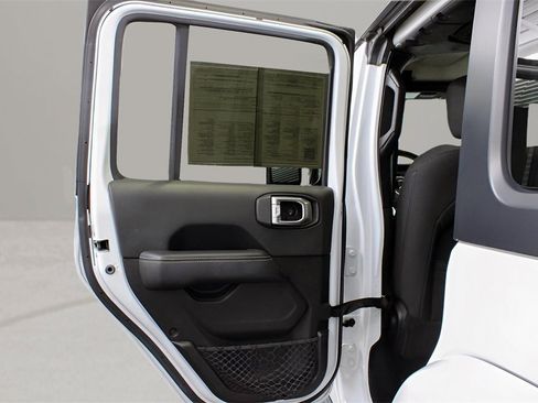 Used 2019 Jeep Wrangler Unlimited Sahara w/ Safety Group image 25