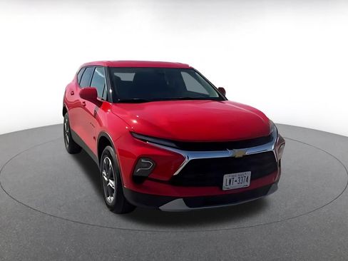 Used 2025 Chevrolet Blazer LT FWD image 6