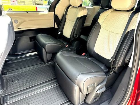 New 2026 Toyota Sienna Limited FWD image 16