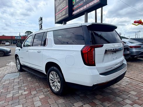 Used 2023 GMC Yukon XL SLT AWD/4WD image 7