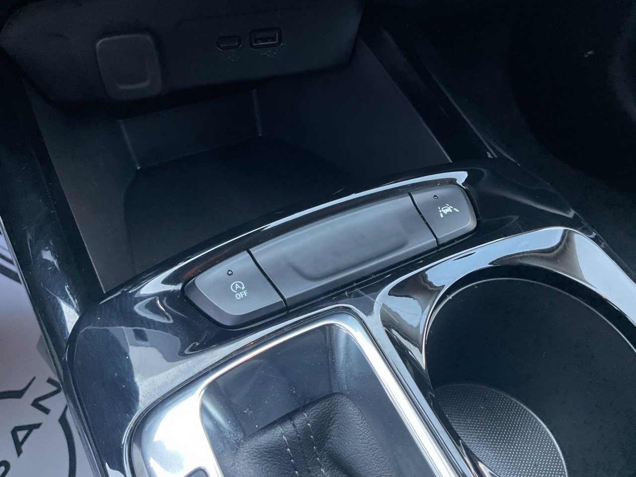 Used 2025 Chevrolet Trax LT FWD image 24