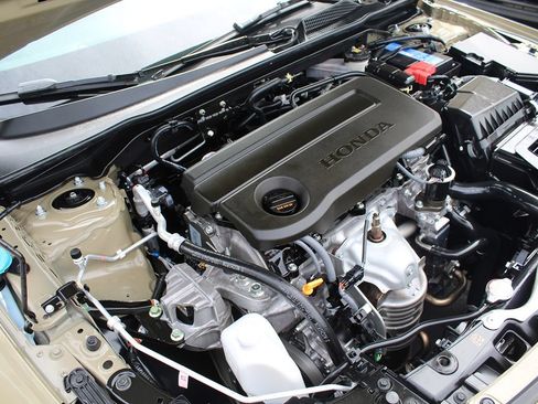 Used 2025 Honda Civic Sport image 30
