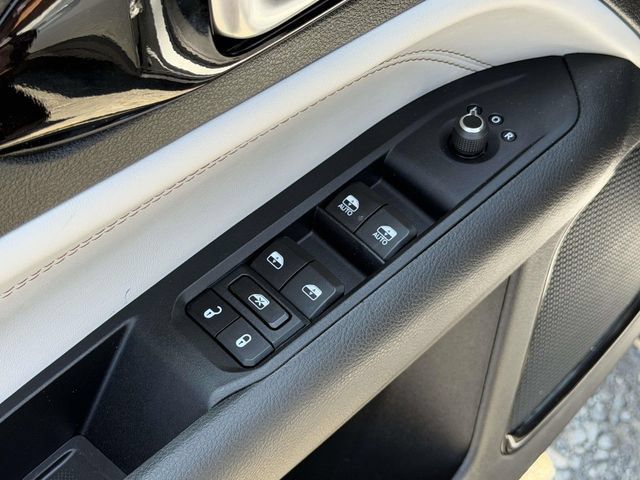Used 2025 Jeep Compass Limited AWD/4WD image 16