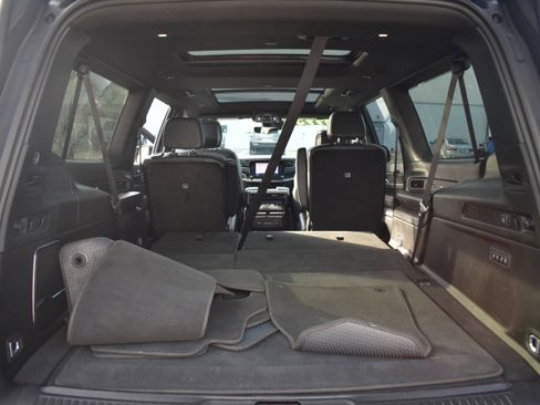 Used 2024 Jeep Wagoneer L Series II w/ Premium Group I image 39