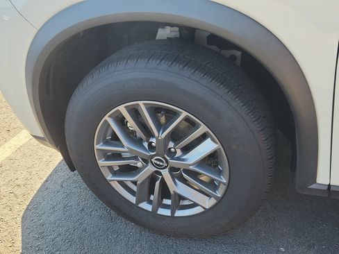 Used 2022 Nissan Rogue S AWD/4WD image 23