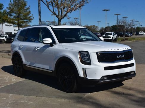 Used 2022 Kia Telluride SX w/ SX Prestige Package image 3