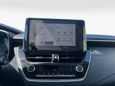 Used 2025 Toyota Corolla LE image 19