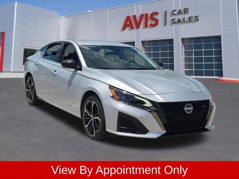 Used 2025 Nissan Altima 2.5 SR FWD image 3