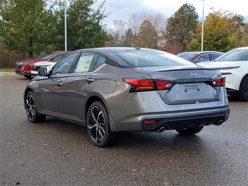 New 2025 Nissan Altima 2.5 SR w/ SR Premium Package image 3