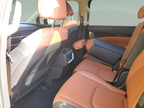 New 2026 Kia Carnival SX image 9
