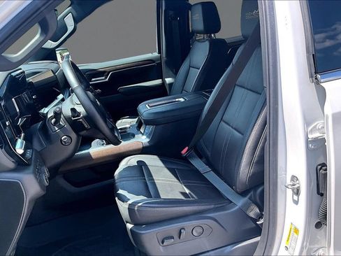 Certified 2022 Chevrolet Silverado 1500 High Country w/ Technology Package AWD/4WD image 21