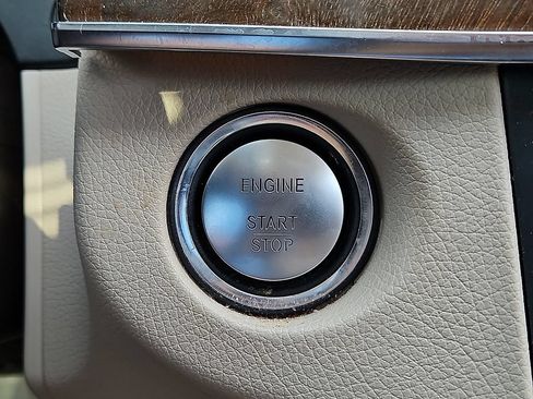 Used 2016 Mercedes-Benz E 350 Sedan image 24