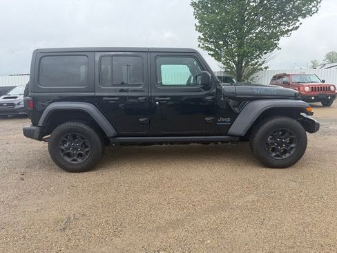 Used 2023 Jeep Wrangler Unlimited w/ Cold Weather Group AWD/4WD image 6
