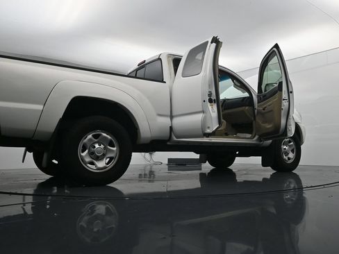 Used 2009 Toyota Tacoma PreRunner w/ SR5 Pkg #2 RWD image 38