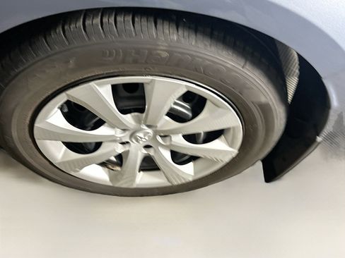 Used 2025 Toyota Corolla LE image 11