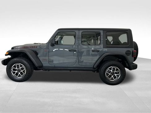 Used 2024 Jeep Wrangler Unlimited Rubicon image 2