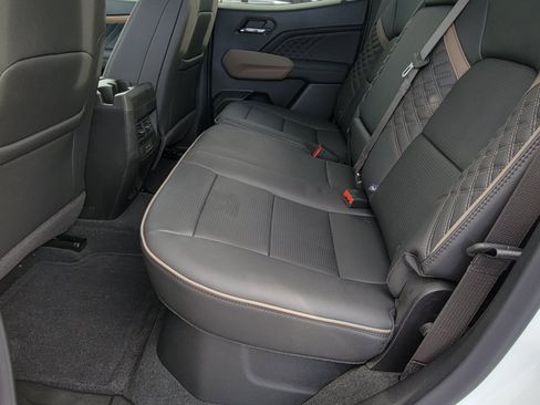 Used 2026 GMC Canyon Denali image 8