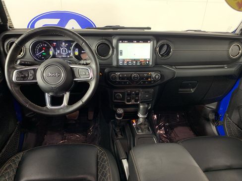 Used 2022 Jeep Wrangler Unlimited Sahara AWD/4WD image 33