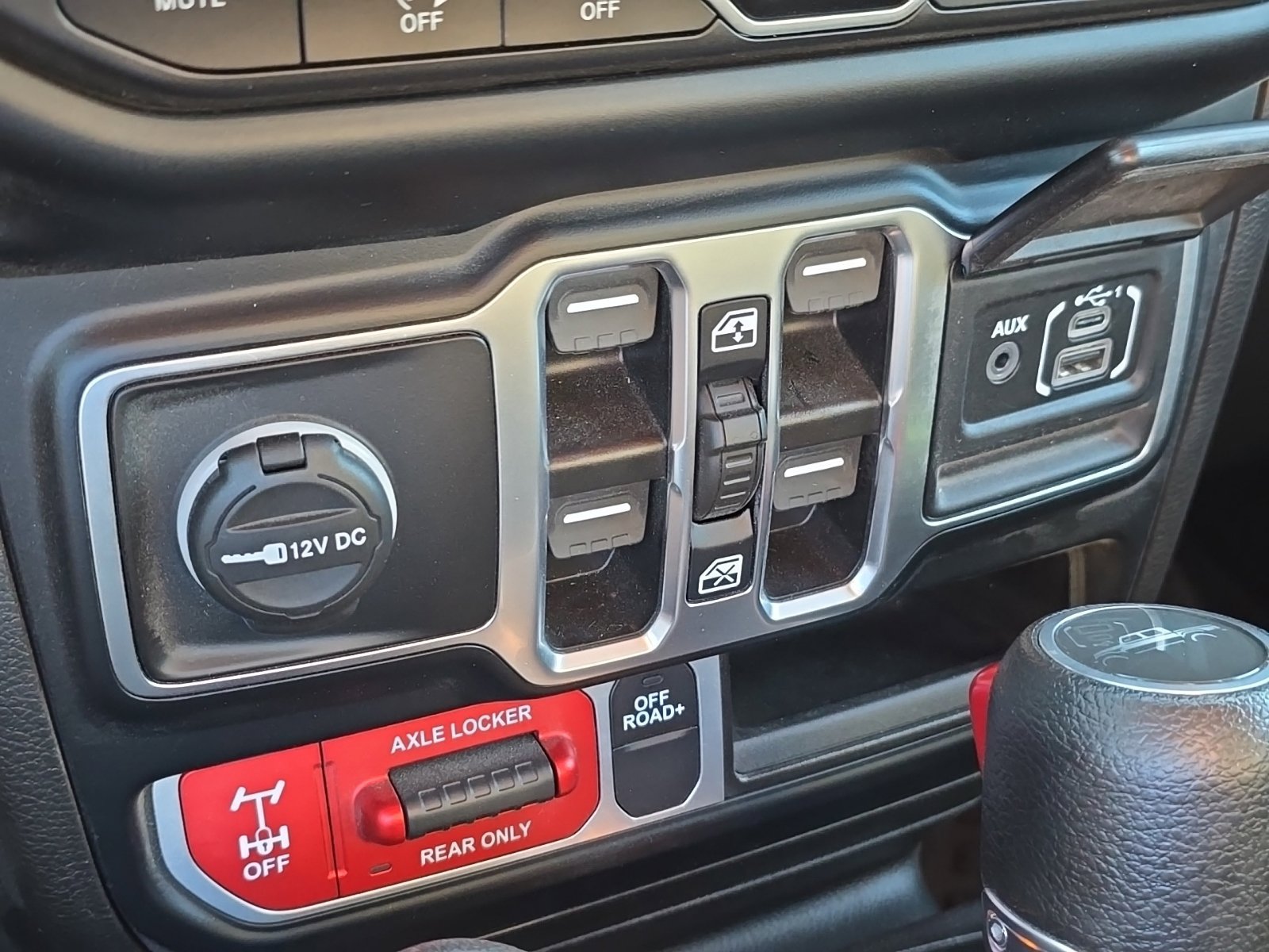 Used 2023 Jeep Gladiator Mojave w/ Trailer Tow Package AWD/4WD image 33